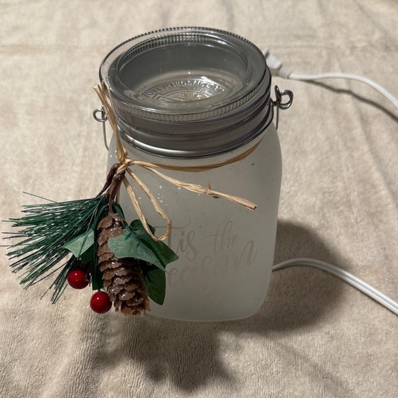 Scentsy Christmas Wax Warmer - Picture 2 of 4